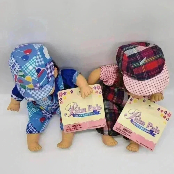 Vintage Lot of Two Palm Pals Bean Bag Kid Boy and Girl Pink Blue Outfit With Tag - Picture 2 of 14